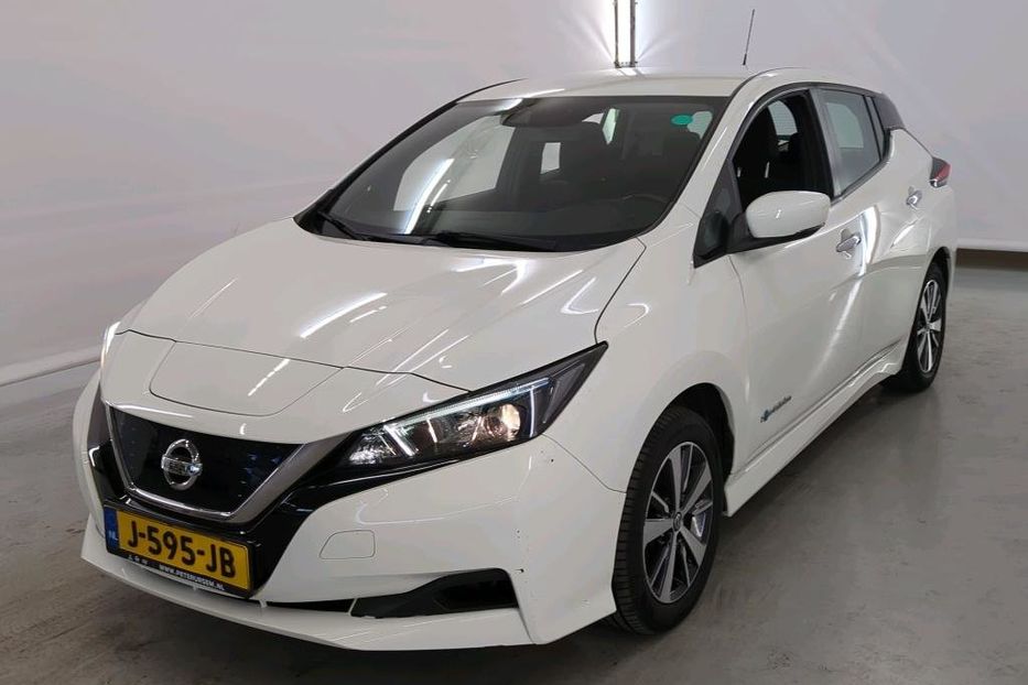 Продам Nissan Leaf  ACENTA 39kWh v7800 2020 года в Луцке