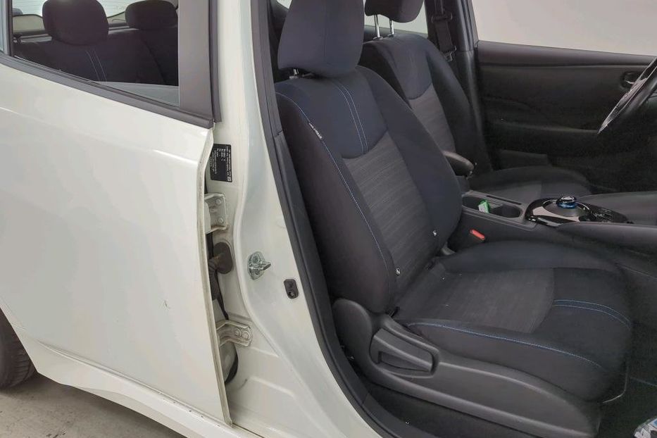 Продам Nissan Leaf  ACENTA 39kWh v7800 2020 года в Луцке