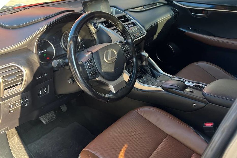 Продам Lexus NX 300 Lexus NX 300h 205 к.с. Гібрид 2017 года в Львове