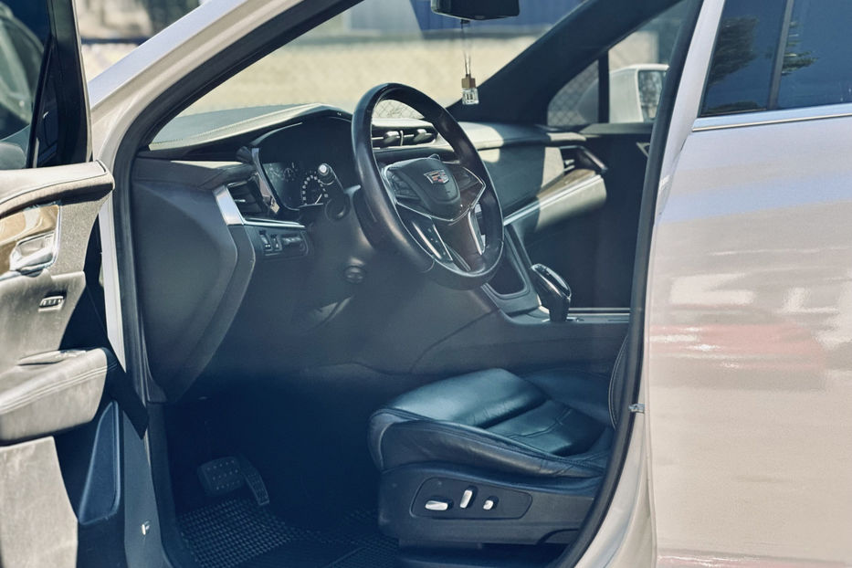 Продам Cadillac XLR 2017 года в Киеве