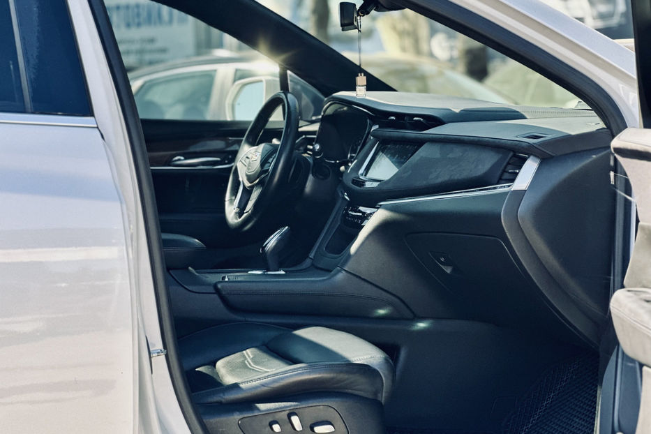 Продам Cadillac XLR 2017 года в Киеве