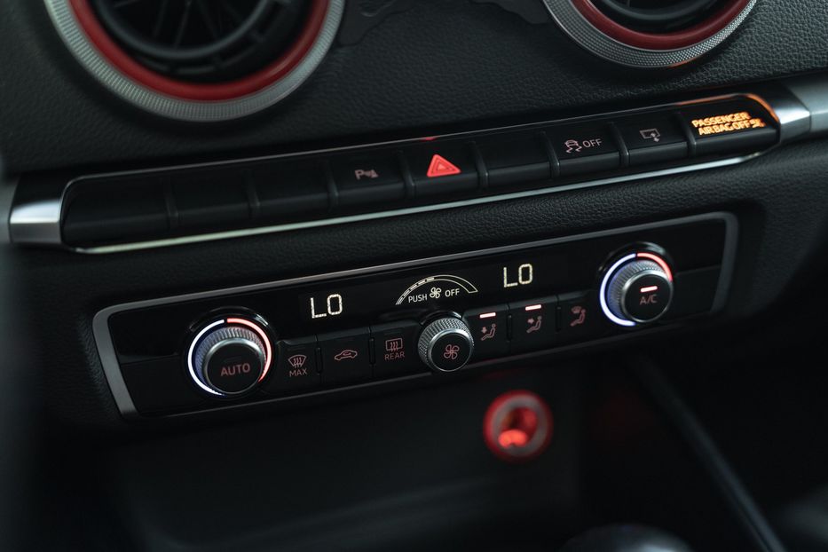 Продам Audi A3 Premium 2015 года в Черновцах