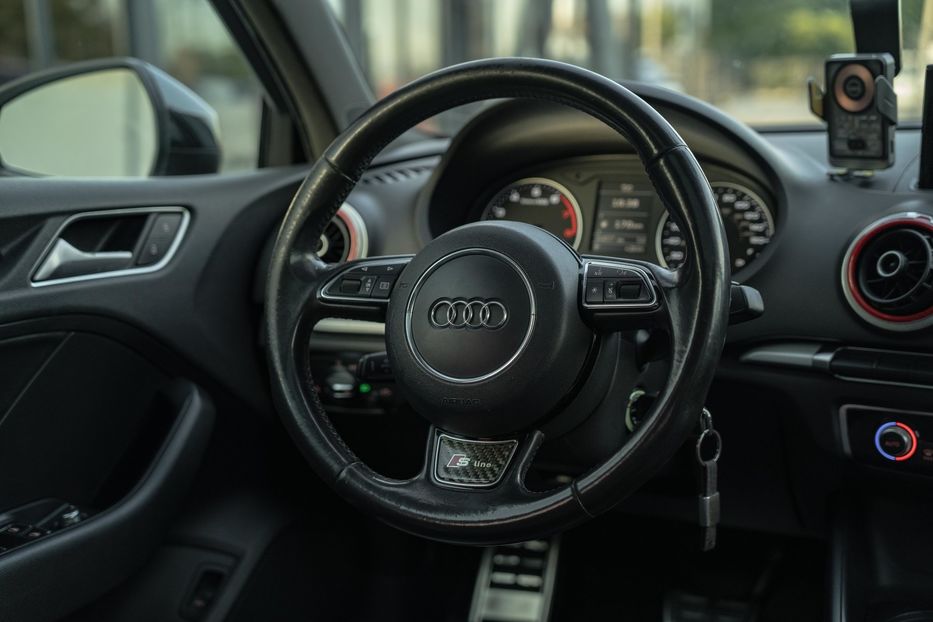 Продам Audi A3 Premium 2015 года в Черновцах