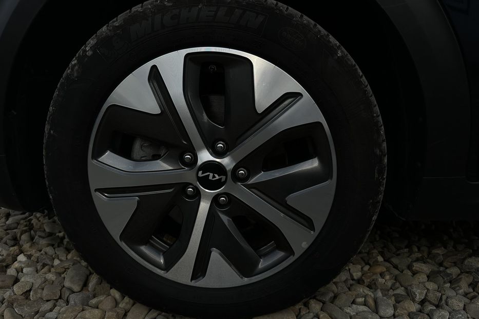Продам Kia Niro 64 кВт . ЗАРЕЗЕРВОВАНО 2022 года в Львове