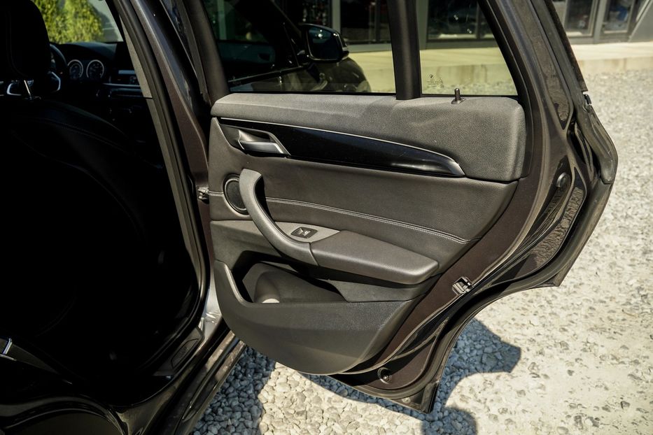 Продам BMW X1 18d xDrive 2020 года в Черновцах