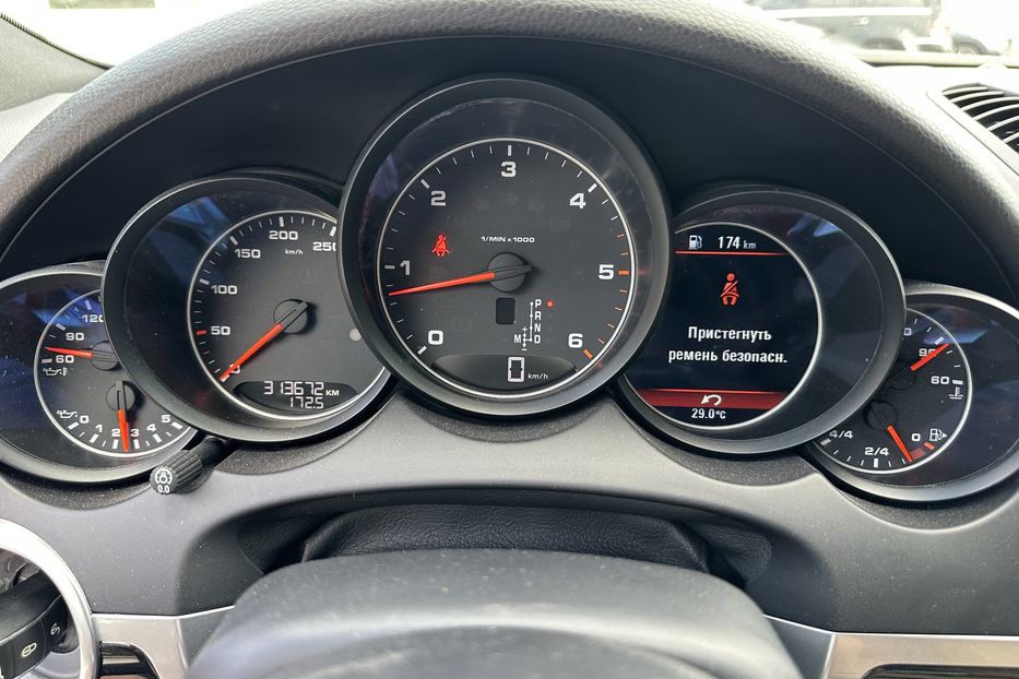 Продам Porsche Cayenne Diesel 2016 года в Киеве