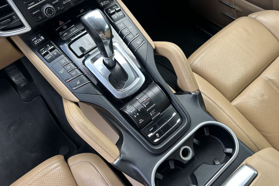 Продам Porsche Cayenne Diesel 2016 года в Киеве