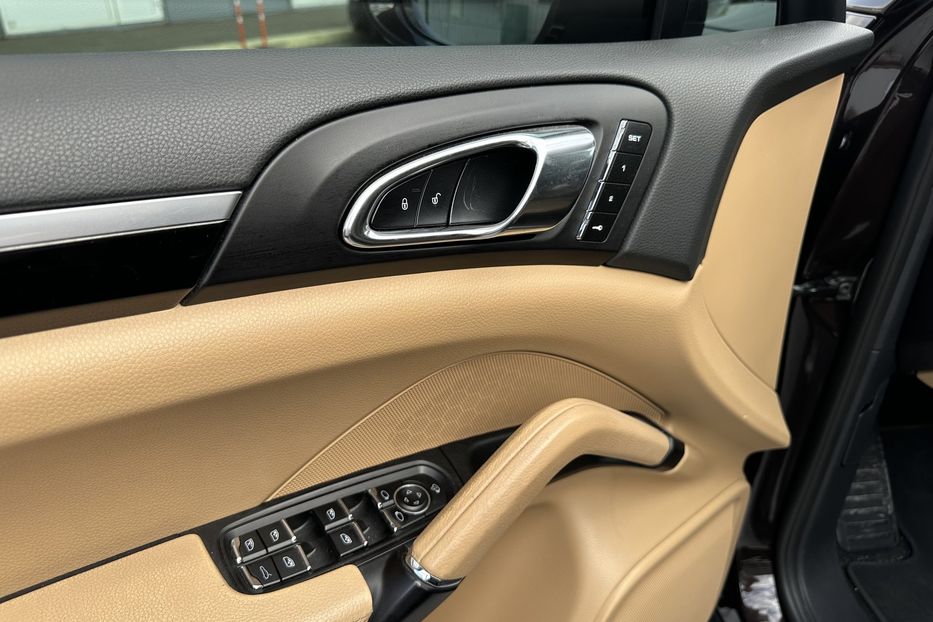 Продам Porsche Cayenne Diesel 2016 года в Киеве