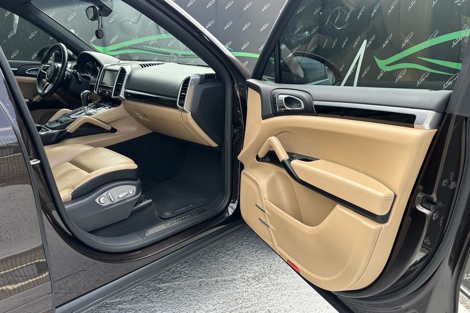Продам Porsche Cayenne Diesel 2016 года в Киеве