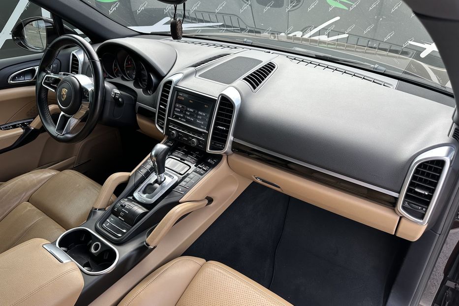 Продам Porsche Cayenne Diesel 2016 года в Киеве