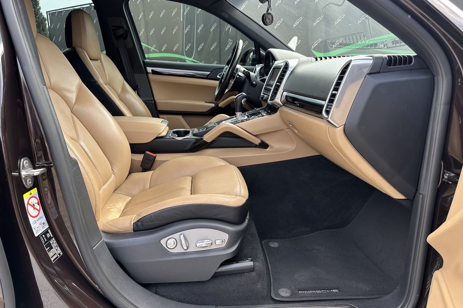 Продам Porsche Cayenne Diesel 2016 года в Киеве