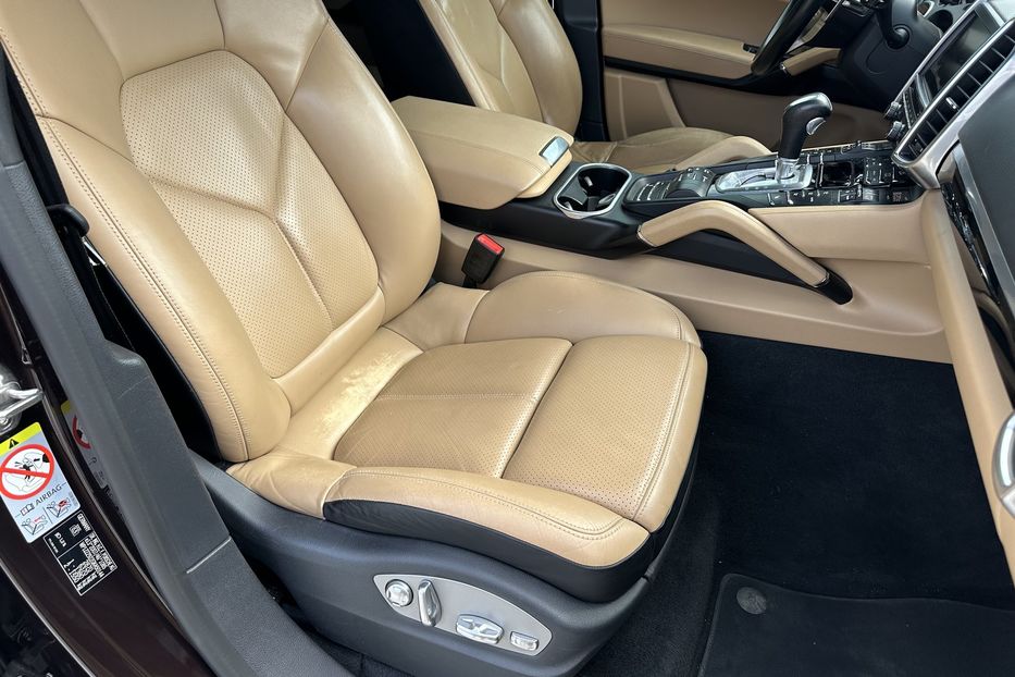 Продам Porsche Cayenne Diesel 2016 года в Киеве
