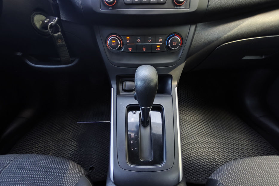 Продам Nissan Sentra 2017 года в Киеве