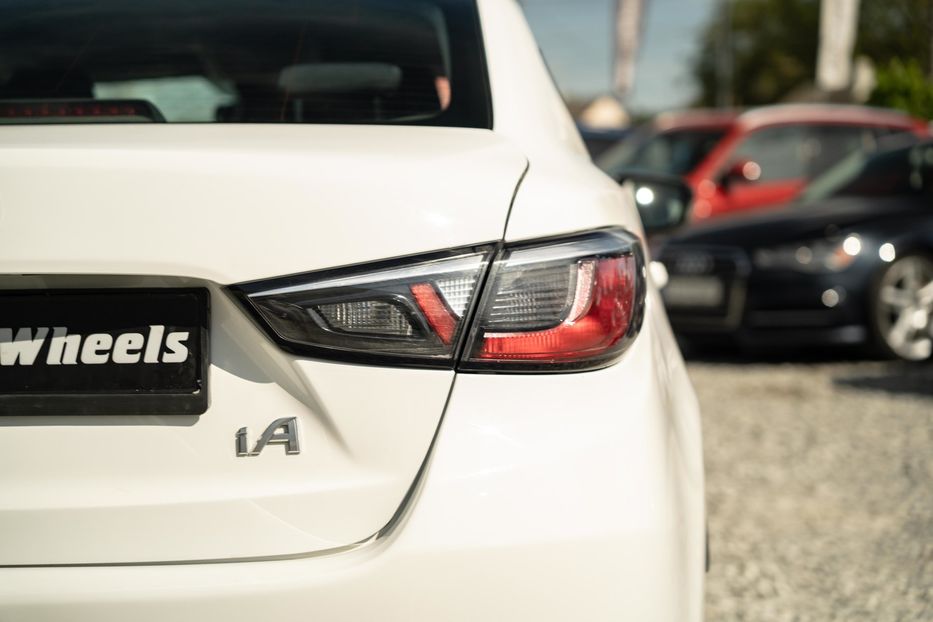 Продам Toyota Yaris 2017 года в Черновцах