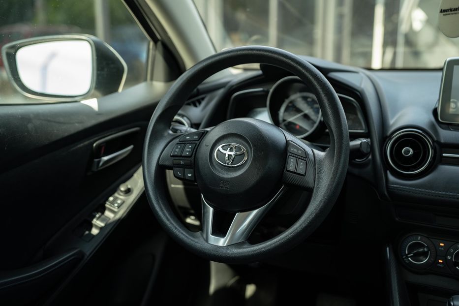 Продам Toyota Yaris 2017 года в Черновцах