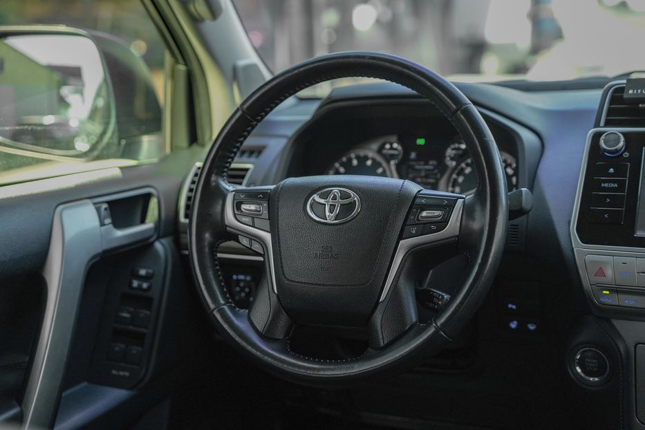 Продам Toyota Land Cruiser Prado 150 2020 года в Черновцах
