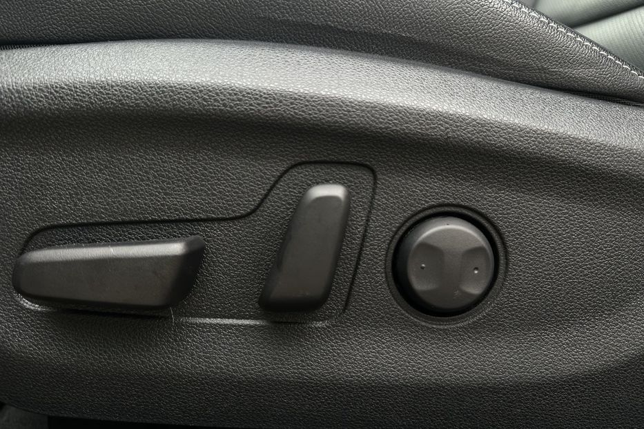 Продам Kia Niro 64 кВт Макс. комплектація 2020 года в Львове