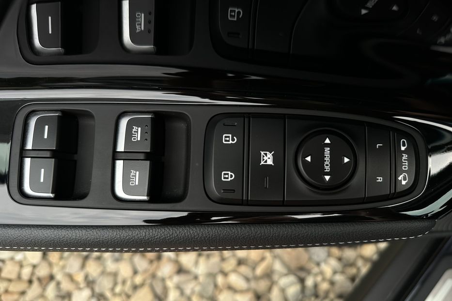 Продам Kia Niro 64 кВт Макс. комплектація 2020 года в Львове