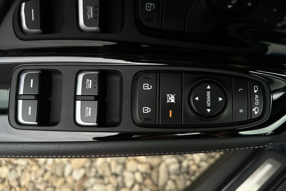 Продам Kia Niro 64 кВт Макс. комплектація 2020 года в Львове
