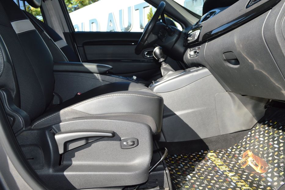 Продам Renault Scenic 2013 года в Одессе