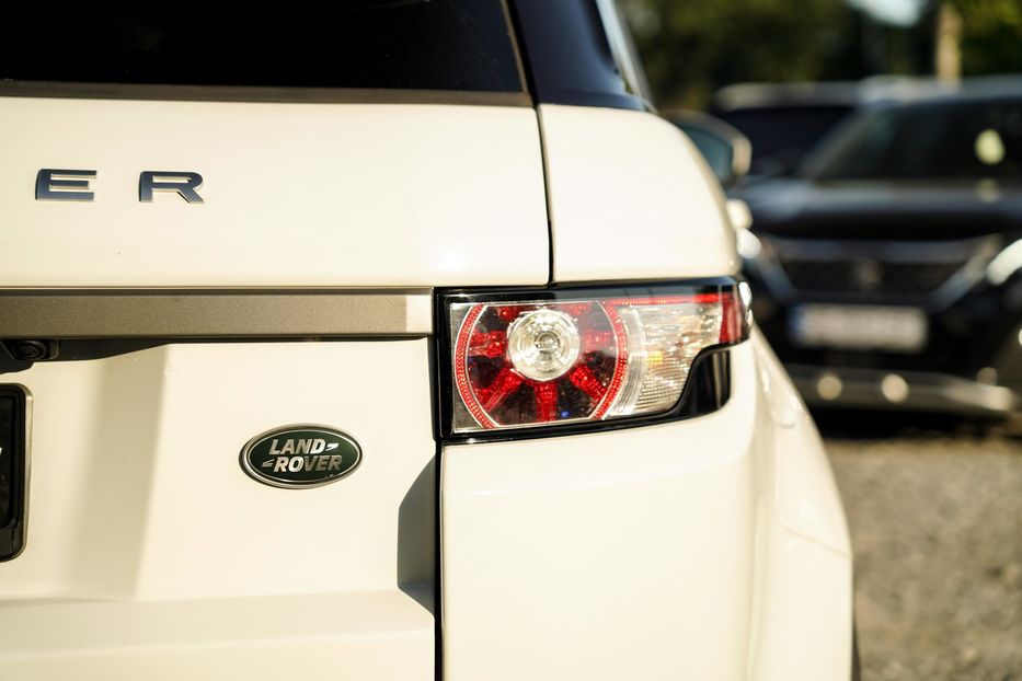 Продам Land Rover Range Rover Evoque Pure Plus 2015 года в Черновцах