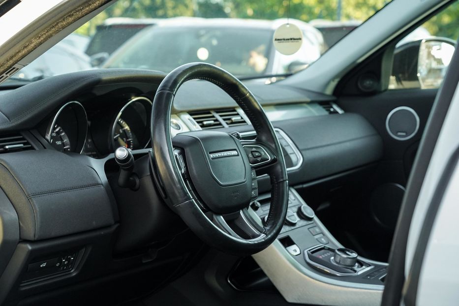 Продам Land Rover Range Rover Evoque Pure Plus 2015 года в Черновцах