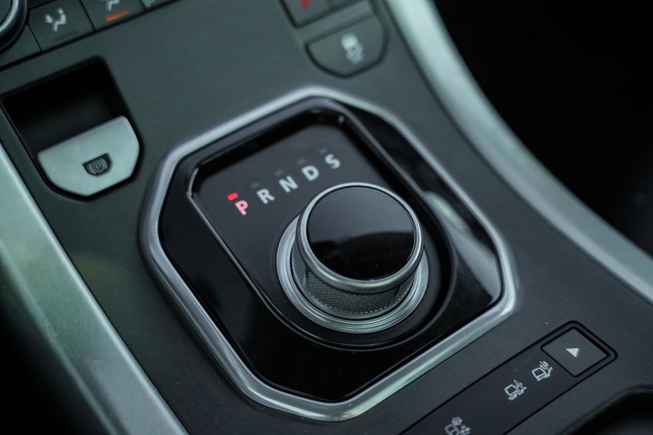 Продам Land Rover Range Rover Evoque Pure Plus 2015 года в Черновцах