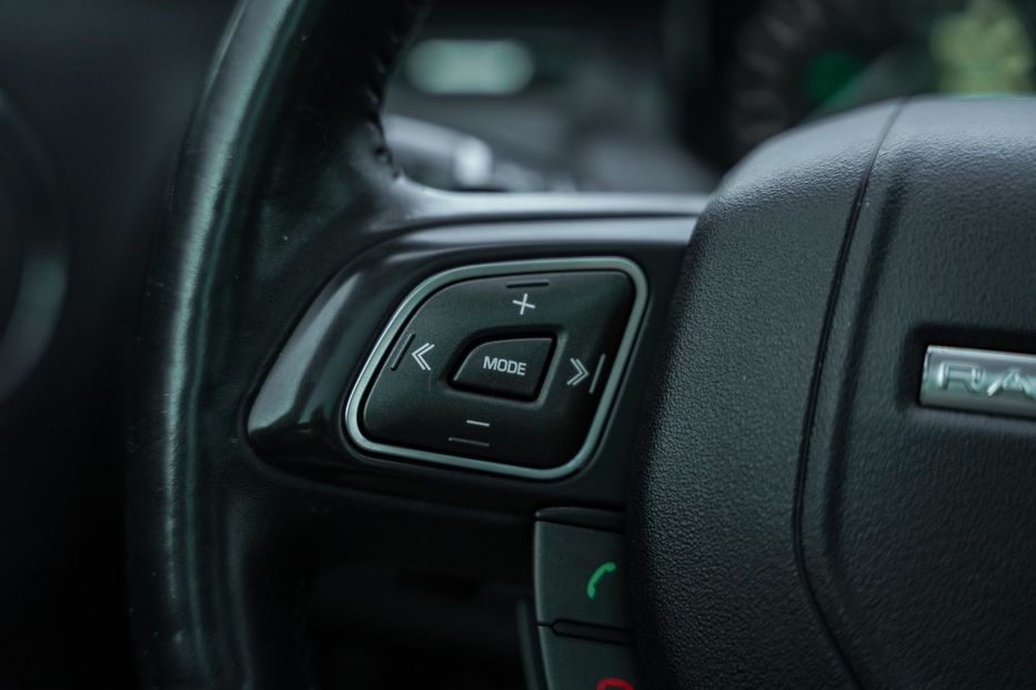 Продам Land Rover Range Rover Evoque Pure Plus 2015 года в Черновцах