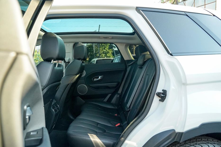 Продам Land Rover Range Rover Evoque Pure Plus 2015 года в Черновцах