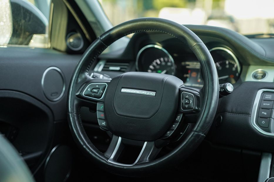 Продам Land Rover Range Rover Evoque Pure Plus 2015 года в Черновцах