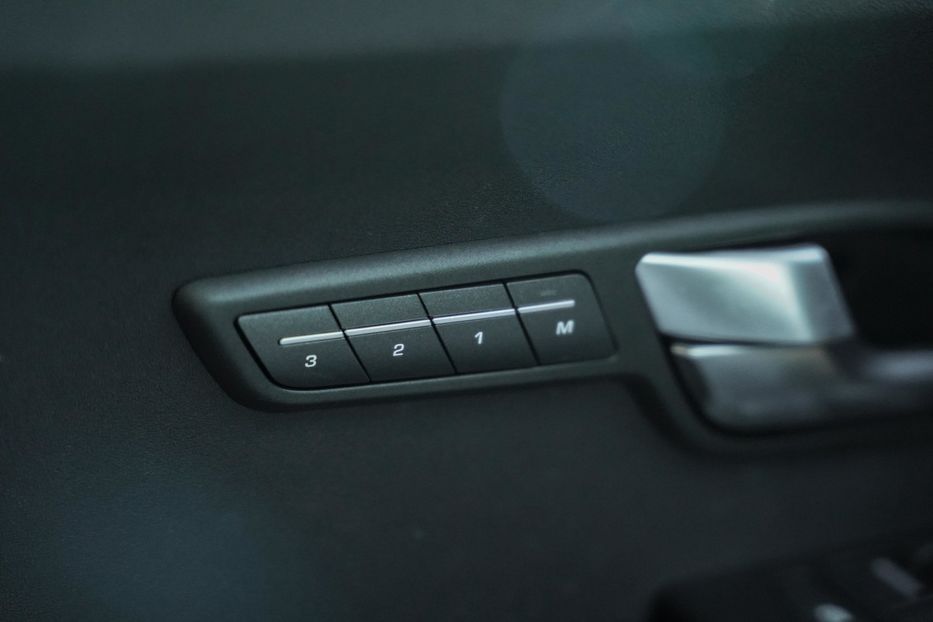 Продам Land Rover Range Rover Evoque Pure Plus 2015 года в Черновцах