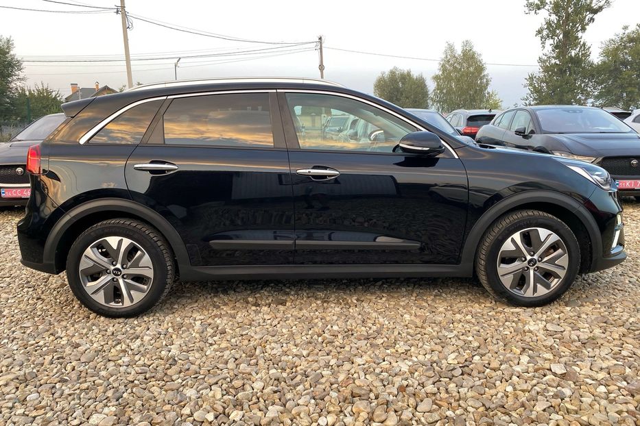 Продам Kia Niro 64 кВт Макс. комплектація 2020 года в Львове