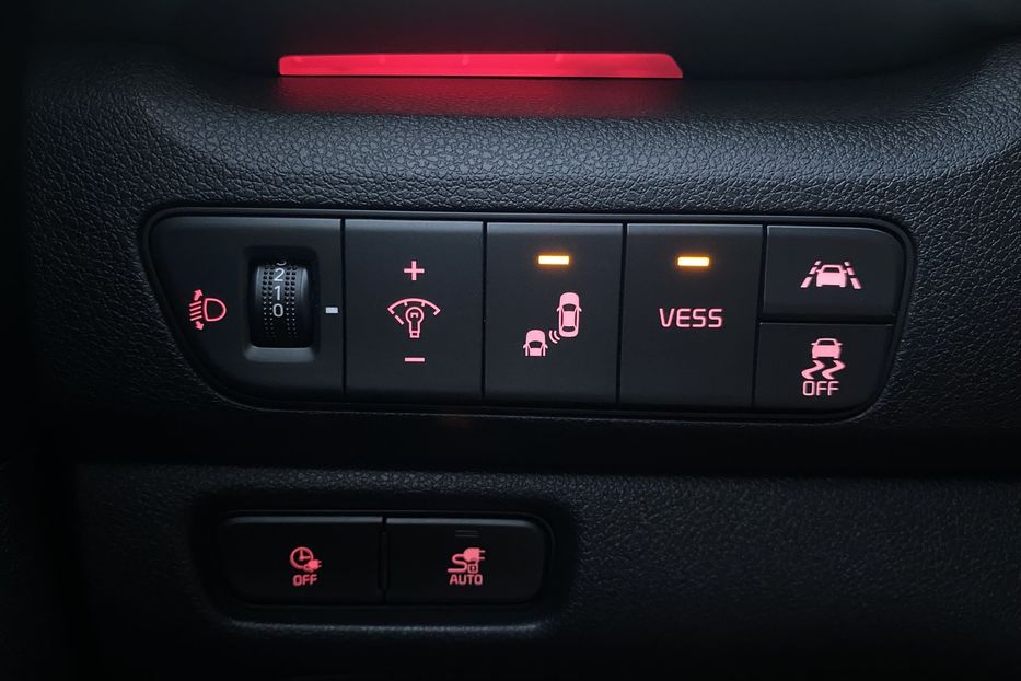 Продам Kia Niro 64 кВт Макс. комплектація 2020 года в Львове
