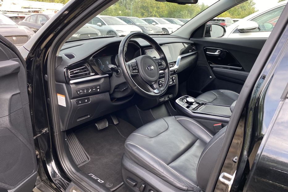 Продам Kia Niro 64 кВт Макс. комплектація 2020 года в Львове