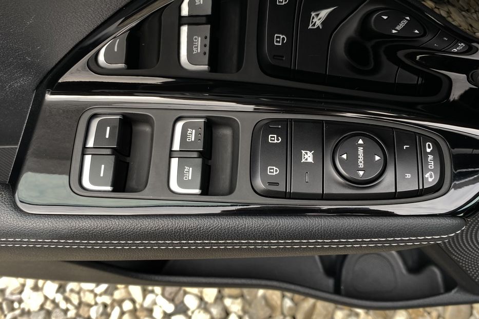 Продам Kia Niro 64 кВт Макс. комплектація 2020 года в Львове