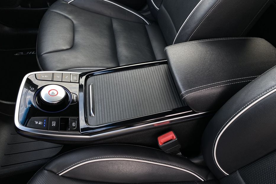 Продам Kia Niro 64 кВт Макс. комплектація 2020 года в Львове