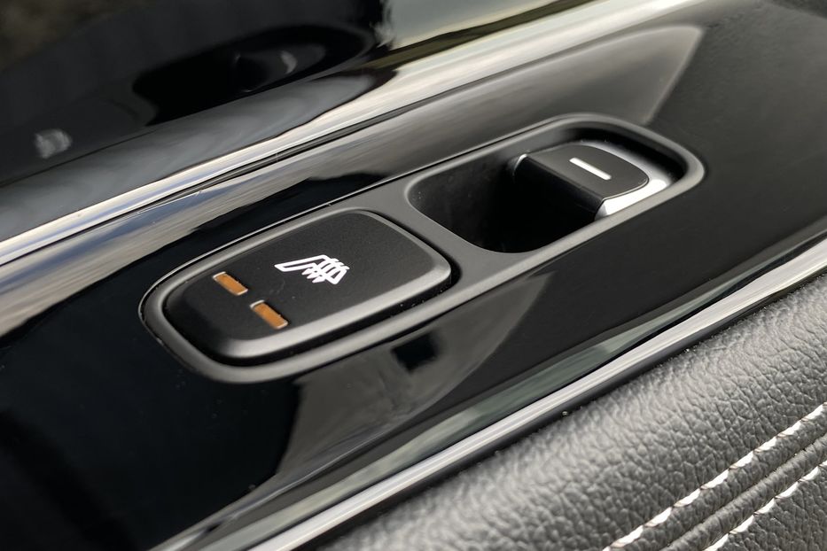 Продам Kia Niro 64 кВт Макс. комплектація 2020 года в Львове