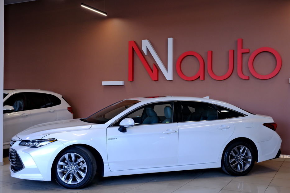 Продам Toyota Avalon 2019 года в Одессе