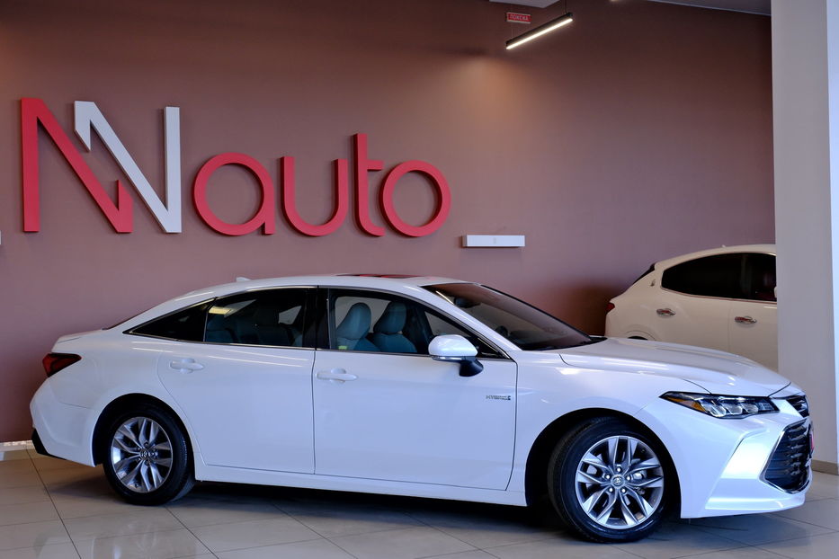 Продам Toyota Avalon 2019 года в Одессе
