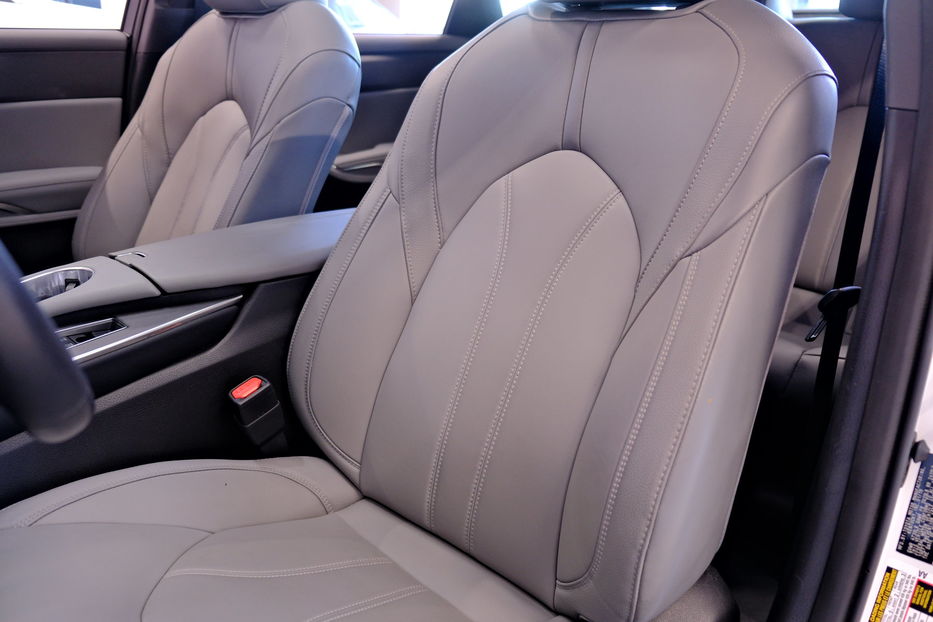 Продам Toyota Avalon 2019 года в Одессе
