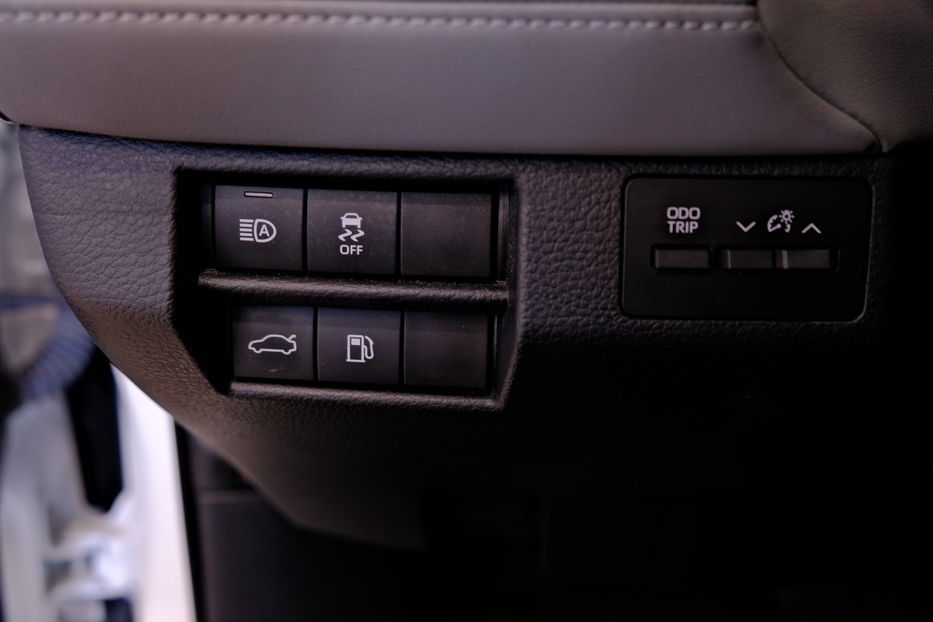 Продам Toyota Avalon 2019 года в Одессе