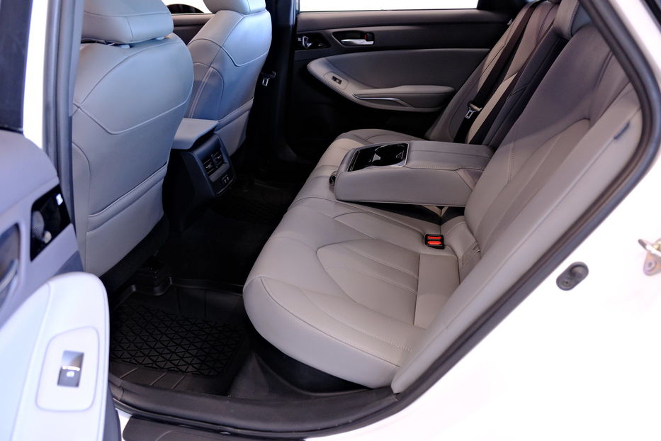 Продам Toyota Avalon 2019 года в Одессе