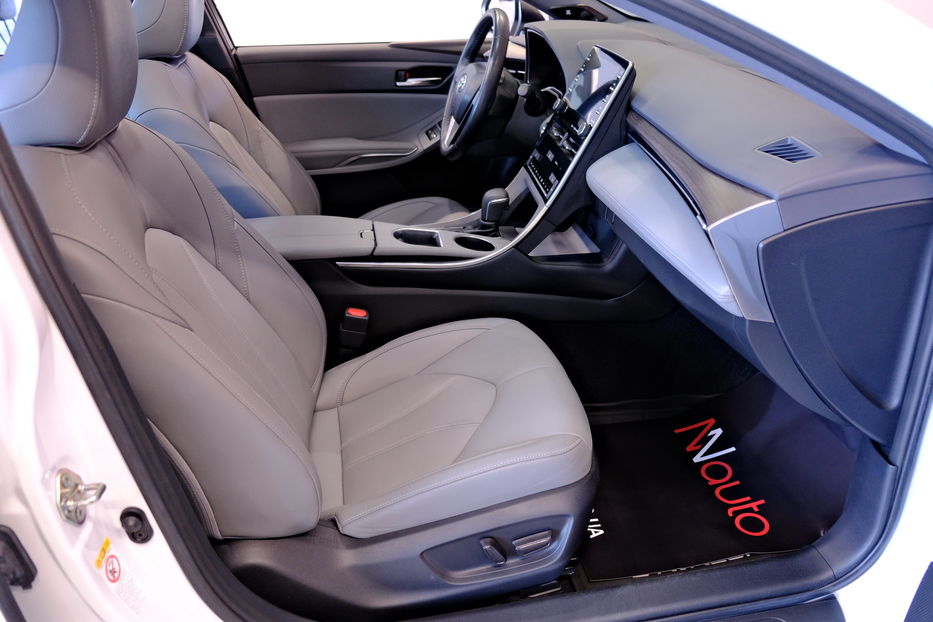 Продам Toyota Avalon 2019 года в Одессе