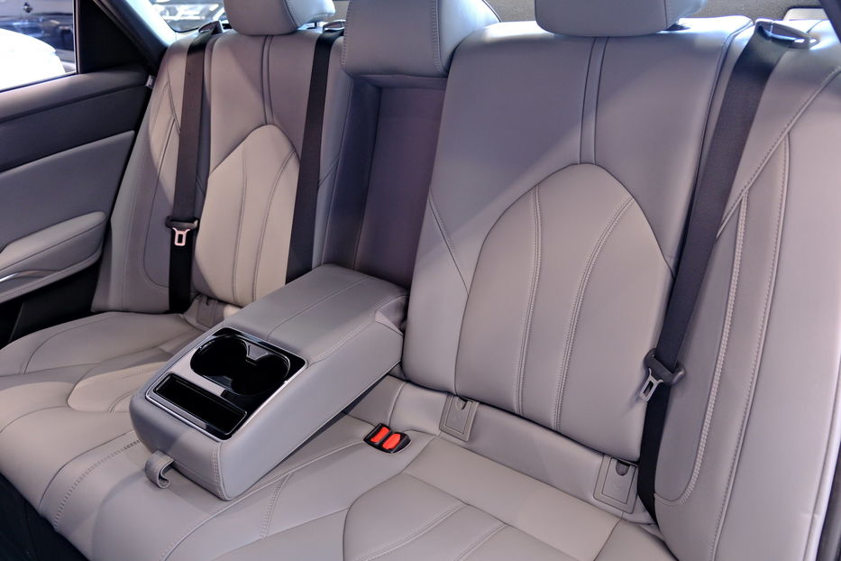 Продам Toyota Avalon 2019 года в Одессе