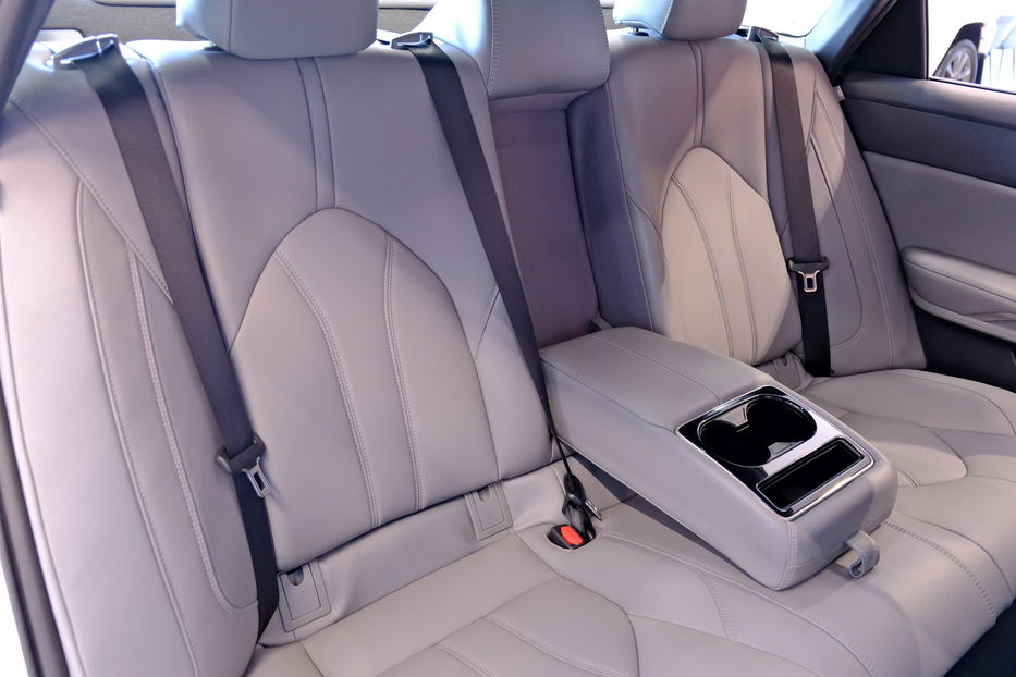 Продам Toyota Avalon 2019 года в Одессе