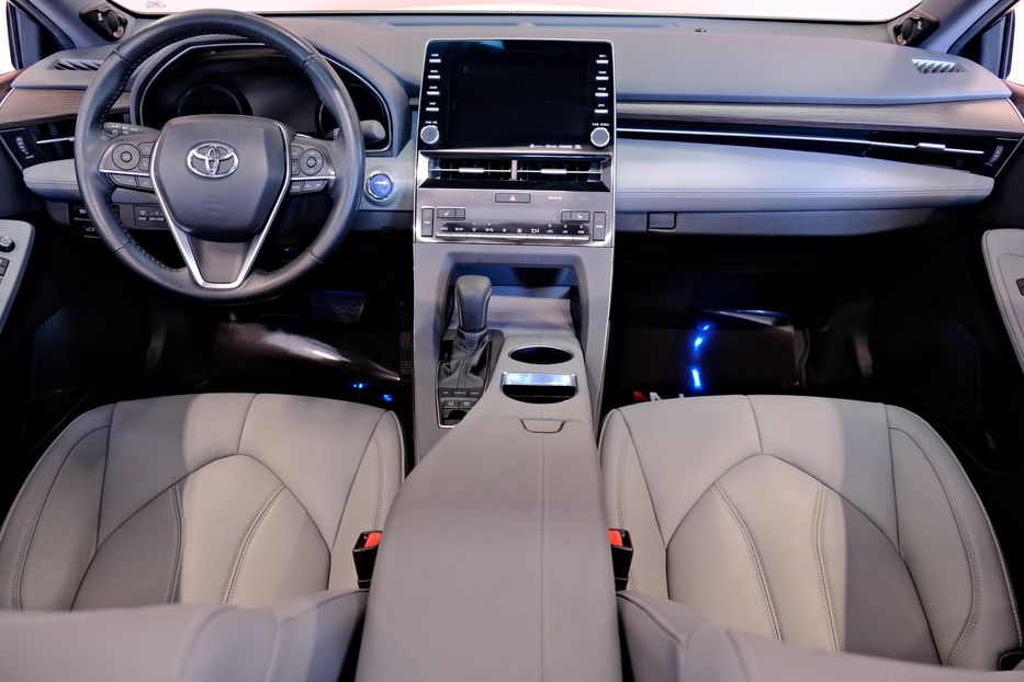 Продам Toyota Avalon 2019 года в Одессе