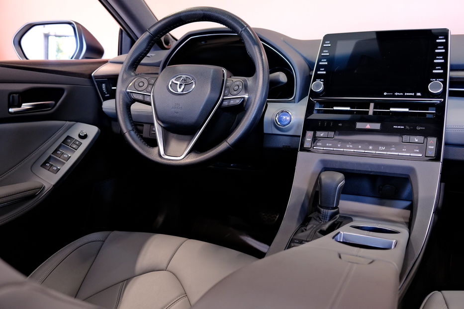 Продам Toyota Avalon 2019 года в Одессе