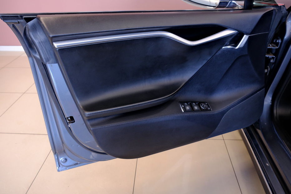 Продам Tesla Model S 2013 года в Одессе