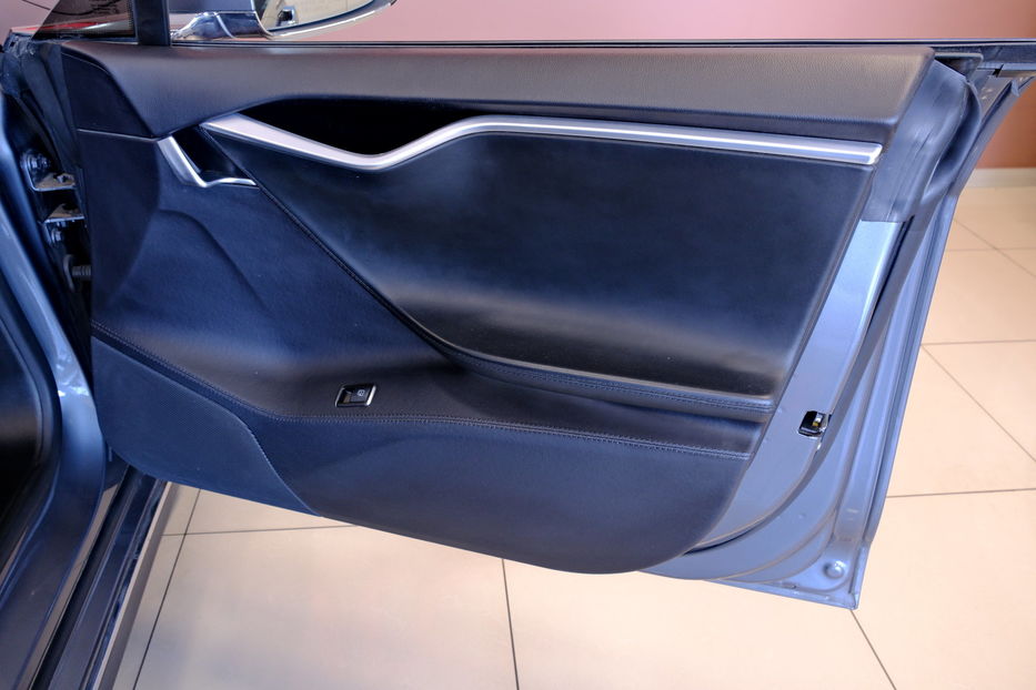Продам Tesla Model S 2013 года в Одессе