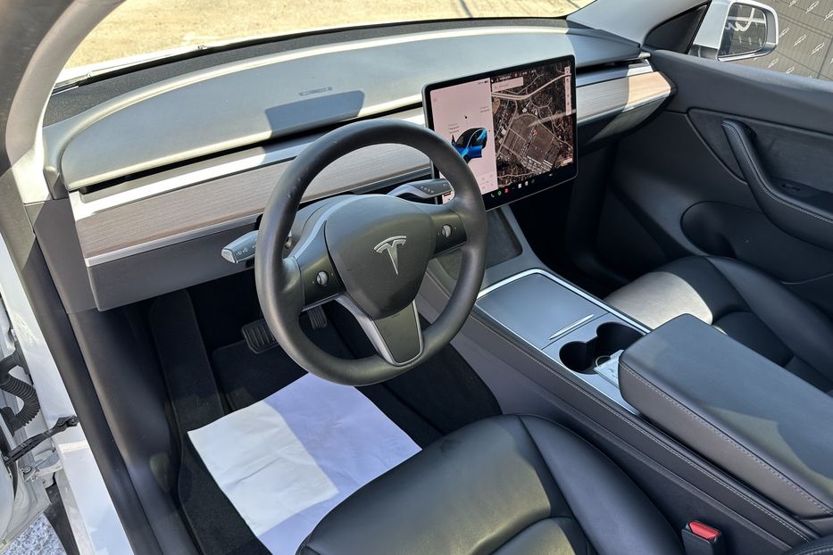 Продам Tesla Model Y Dual Motor Long Range 2021 года в Киеве